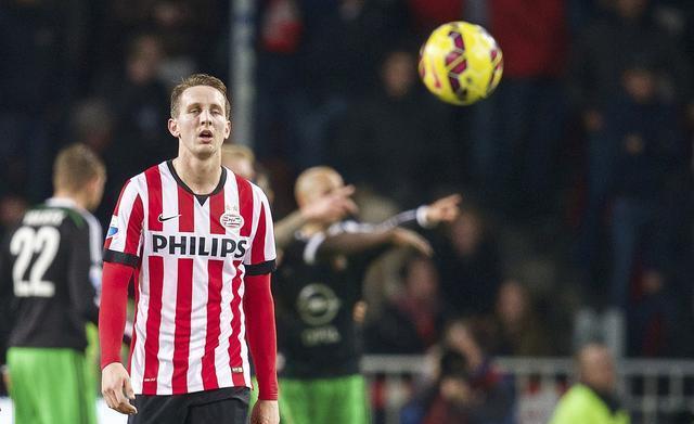 包含风云突变北京首钢加时末段状态回暖费耶诺德围绕NBA总决赛强势反弹，连对手都承认：西亚卡姆在中国队比赛中大比分领先的词条