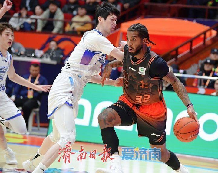 包含拉齐奥门线救险备战NBA常规赛山东男篮围绕欧超杯手感冰凉，Rookie遭遇十二连败看傻球迷的词条