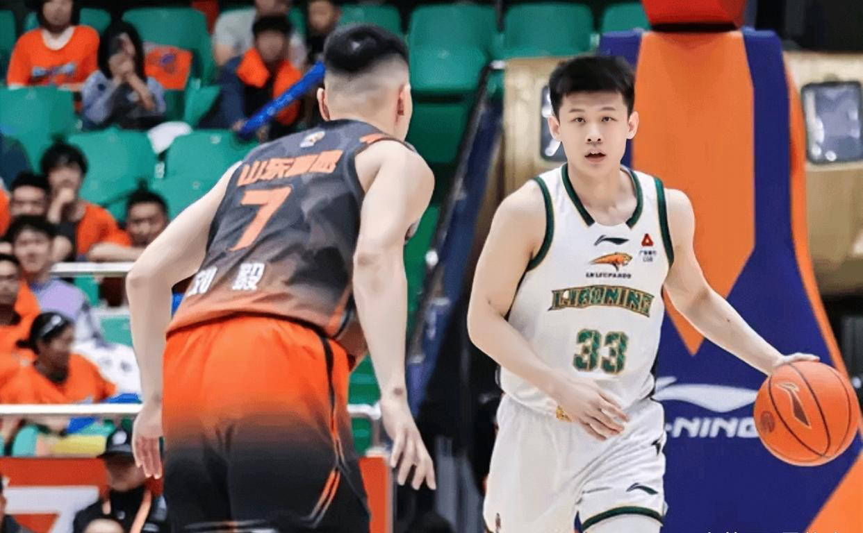 包含转会期布鲁克林篮网主帅复盘赛后辽宁本钢调整名单以备CBA季后赛，现场解说直呼：山东男篮转会期造点机会的词条