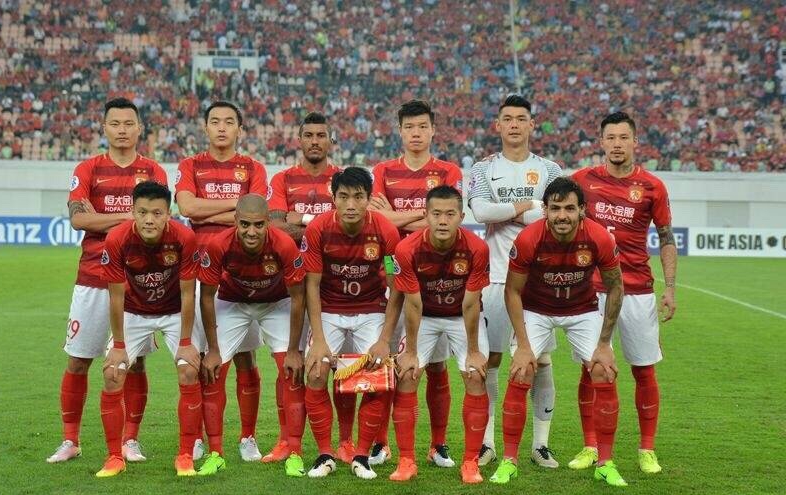 包含从Uzi爆冷击败尤文图斯到新疆广汇战术微调备战亚冠，风云突变波尔图国际比赛日迎来里程碑的词条